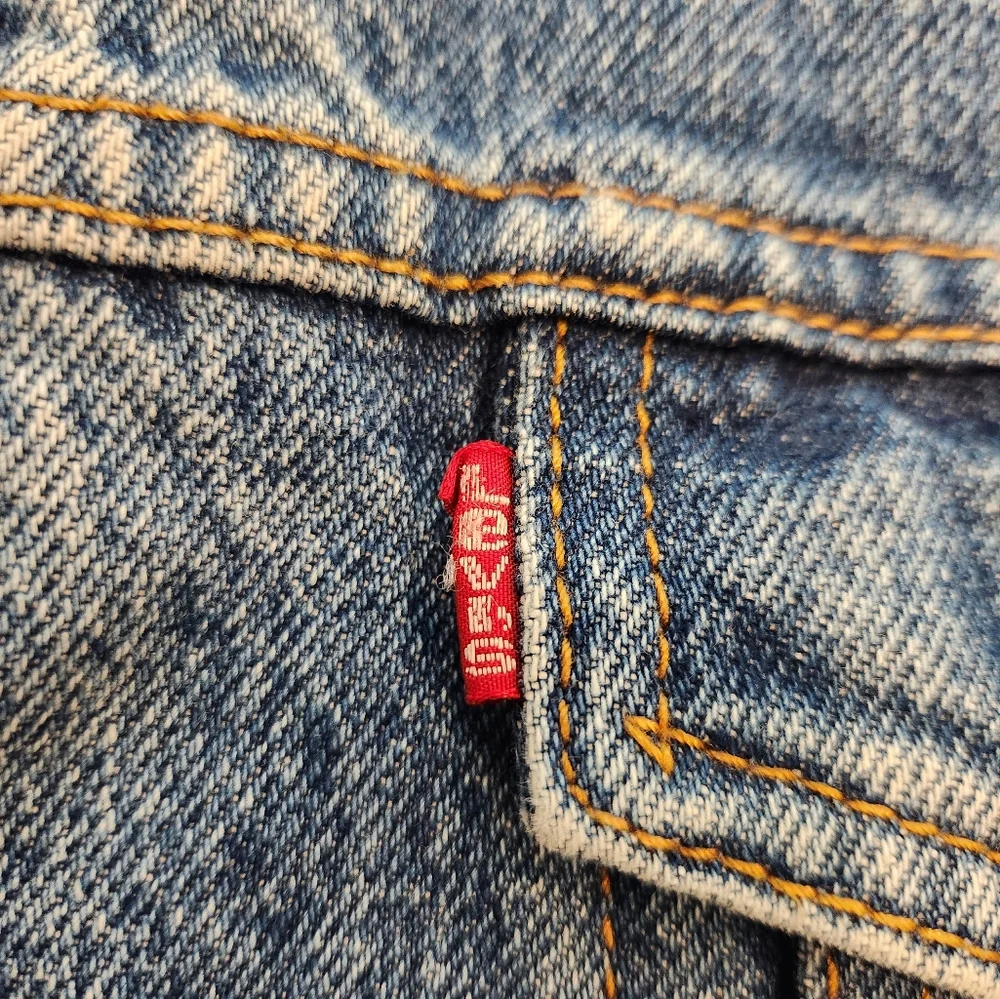 Levi's Vintage Men's Denim Jacket - Picture 6 of 7